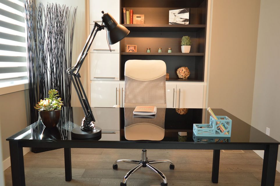 Pros and Cons of a Home Office | Avanti Systems USA