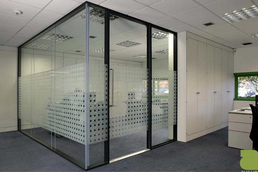 7 Stunning Aluminum Frame Glass Wall Design Ideas