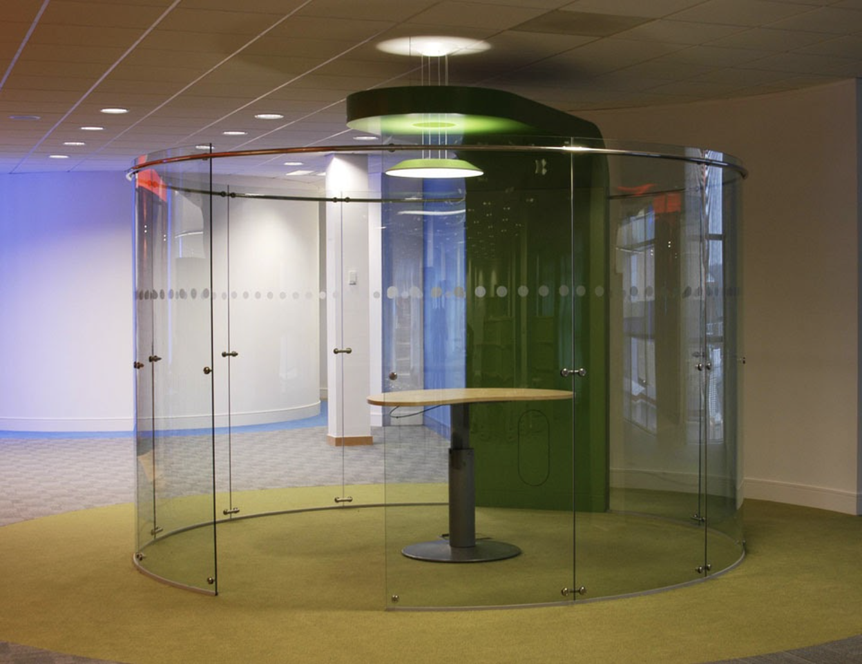 Управление стеклом. Круглые стеклянные перегородки. Glasses Stand. Laguna Frameless System. Glass Partition Socket.