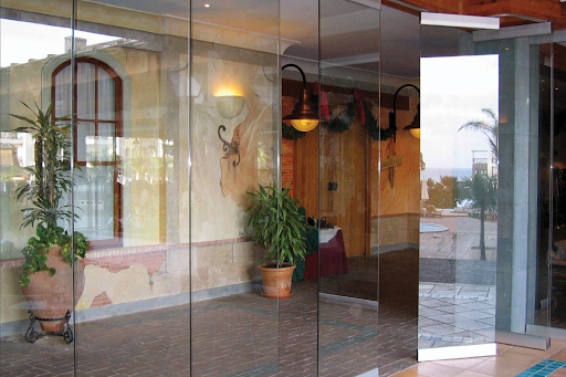 The Best Glass Partitions for Miami Offices | Avanti Systems